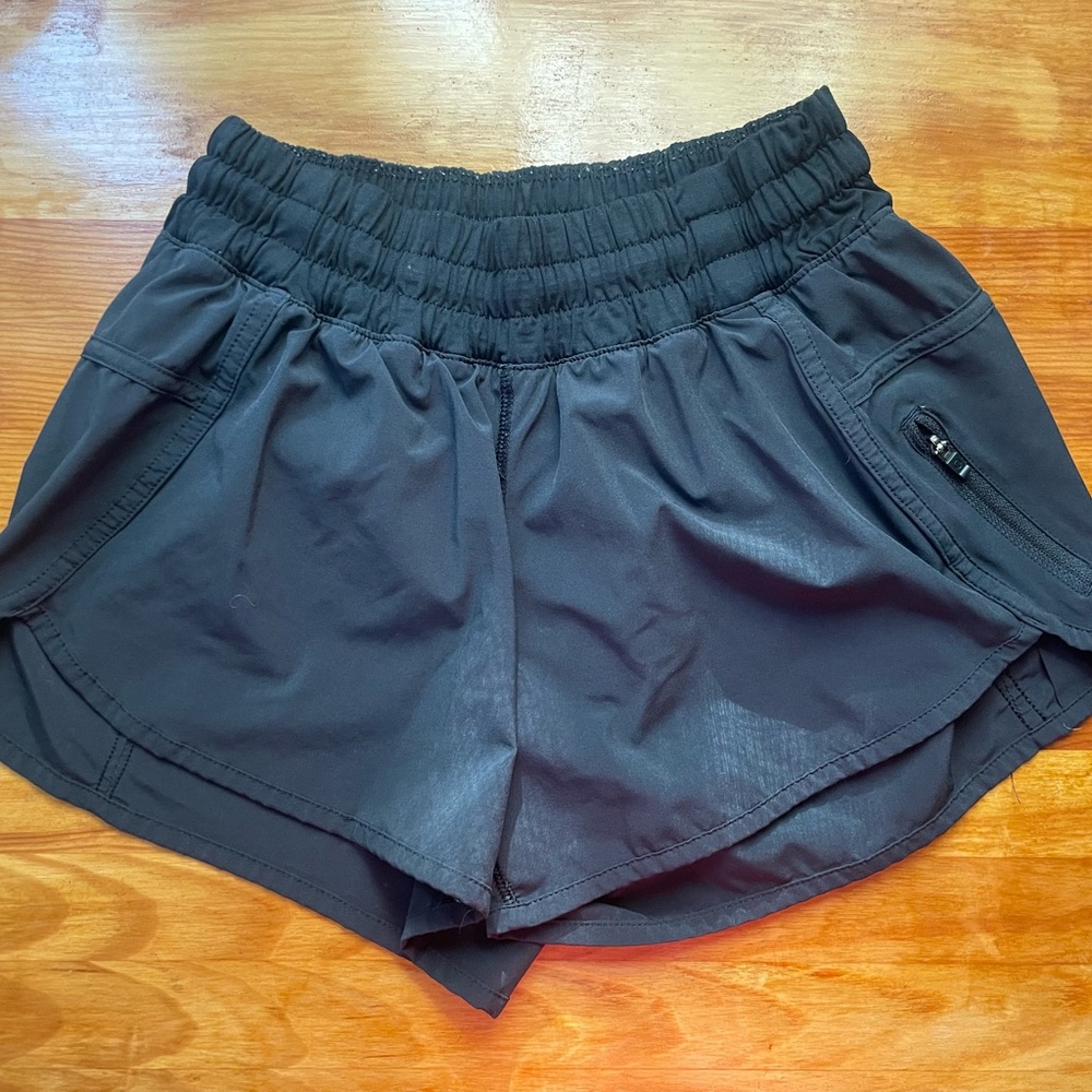 Lululemon running short